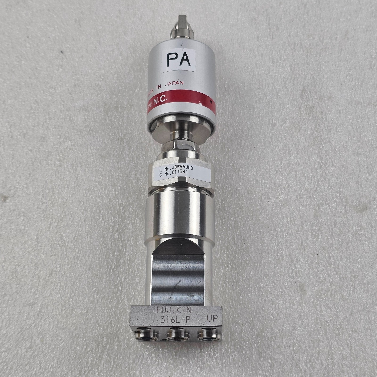 Fujikin Incorporated O.P. 0.5~0.6MPa TYPE N.C./ FUJIKIN 316L-P / JBWVV000