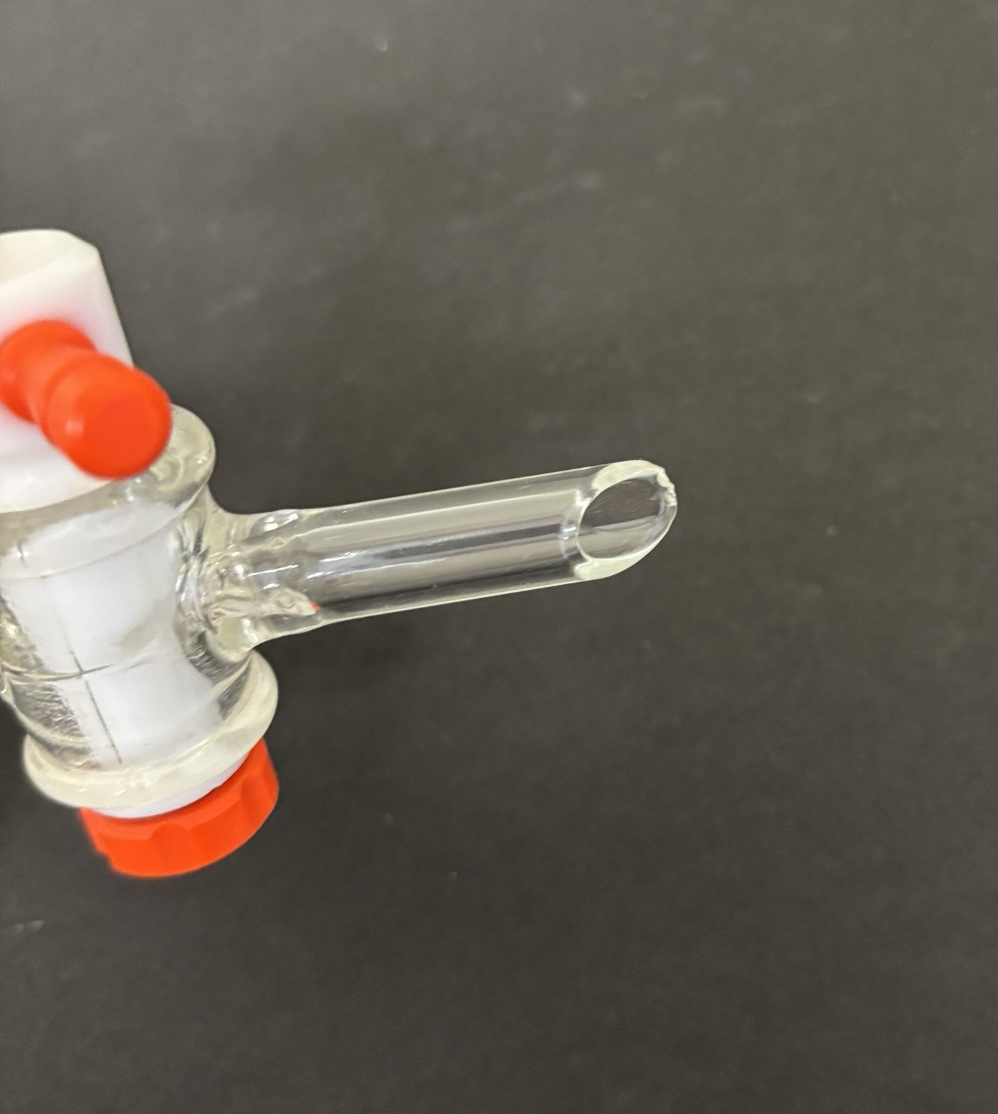 Kimax 600 ml Beaker with Bottom Drain