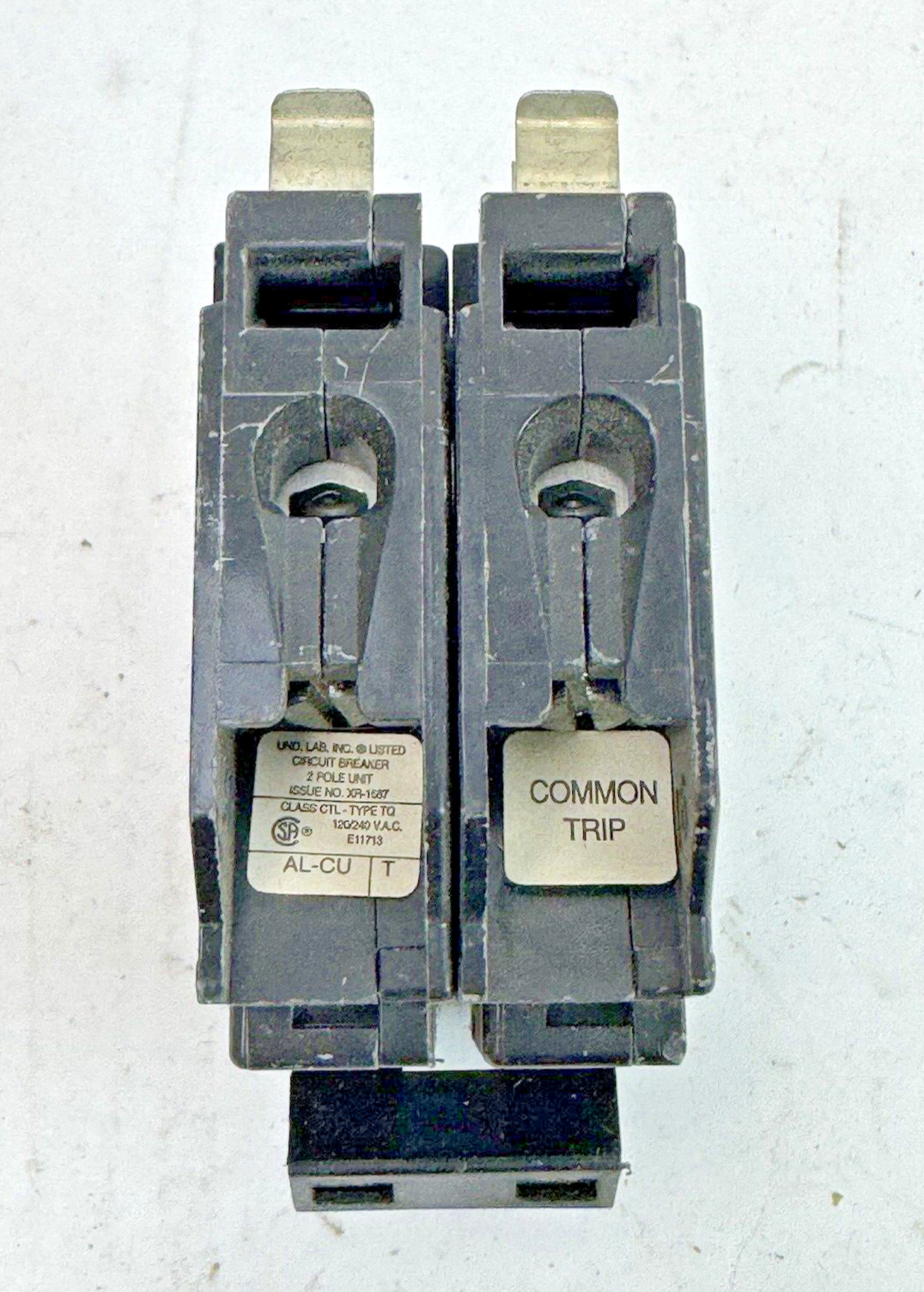 GE – TQ2120 – COMMON TRIP CIRCUIT BREAKER – 2 POLE, 20 A, 240 VAC, TYPE TQ