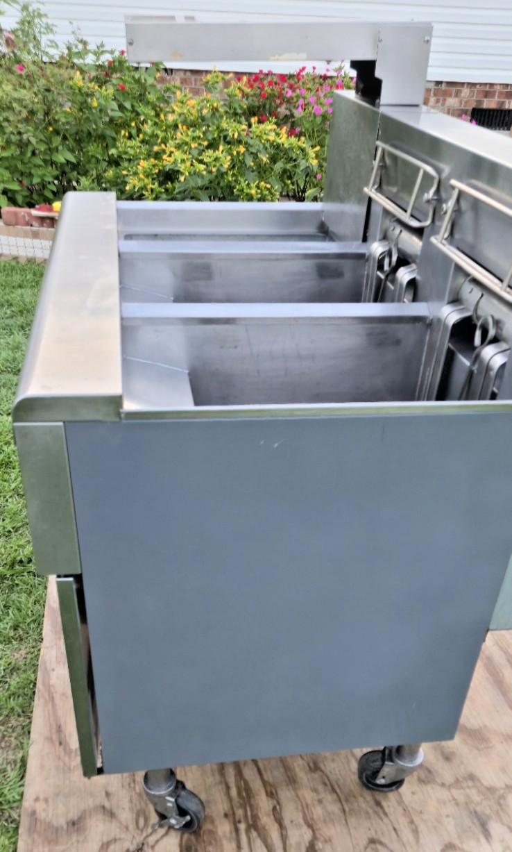 Frymaster Double Electric Fryer Model#: FMRE214SD, 208V 3φ Filtration Xtra Clean