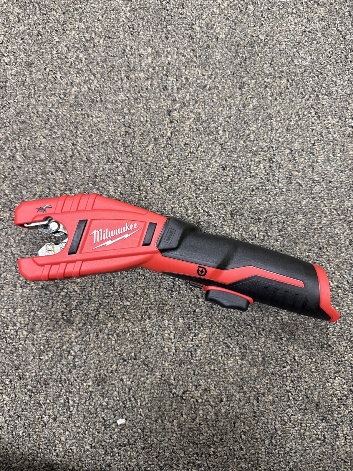Milwaukee 2471-20 M12 Cordless Copper Tubing Cutter Tool – **FOR PARTS**