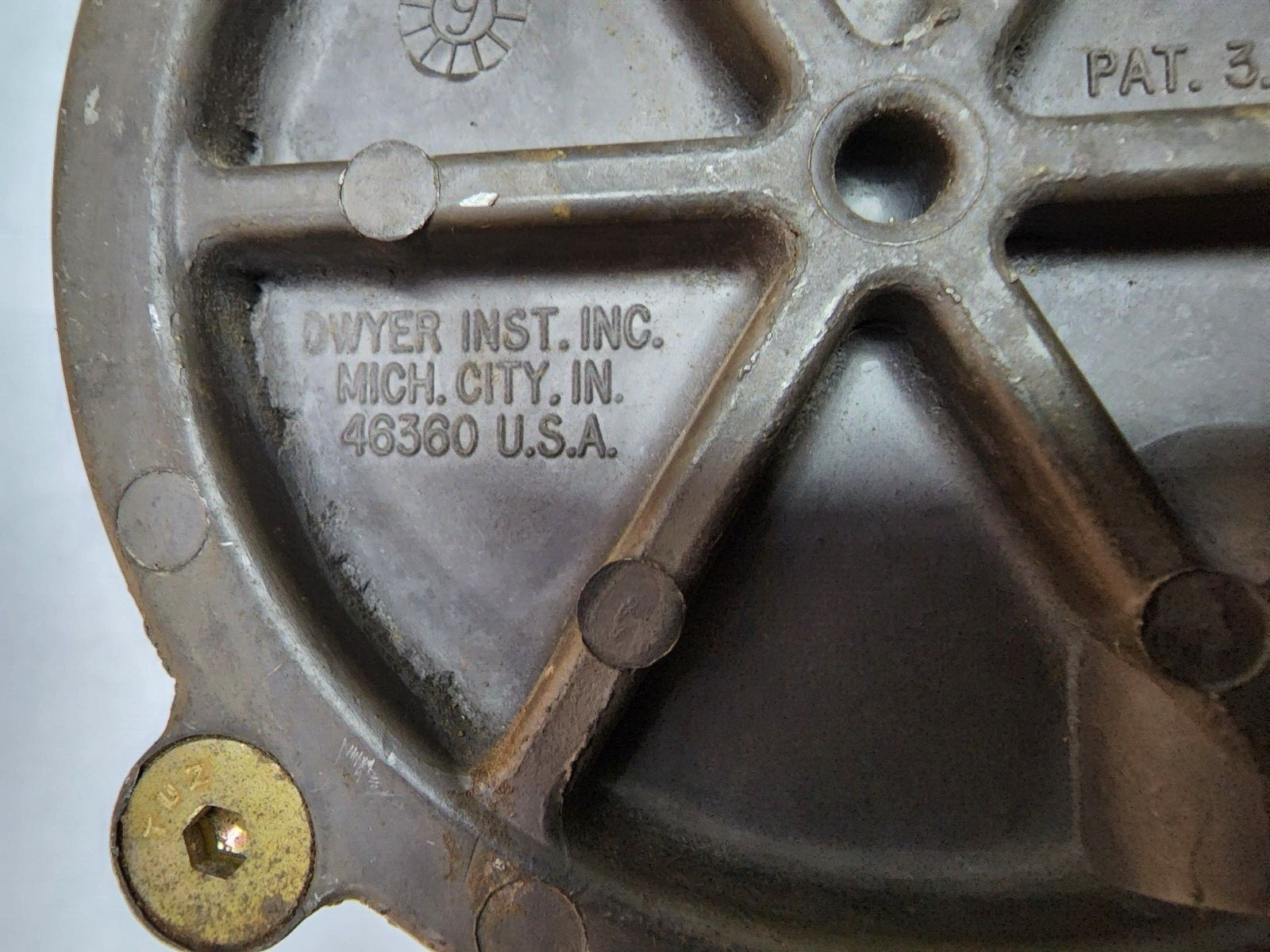 Dwyer 1950 10-2F Pressure Switch Max. PRESS. 45 IN. W.C. (11kPa) 10 PSI (68 kPa)