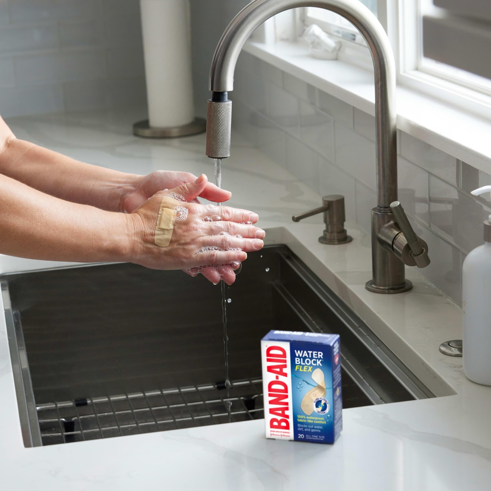 BAND-AID Brand Water Block Flex 100% Waterproof 20 Count (Pack of 1), Nude