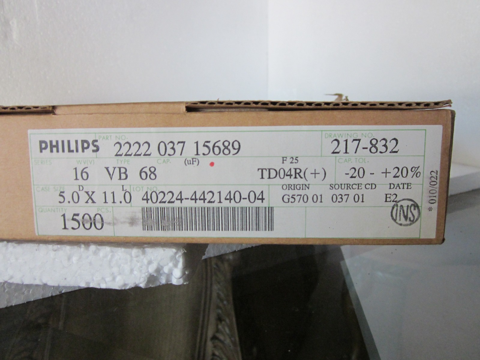 Philips 68uF, 16v, 20%, PN#2222-037-15689 E2(M) series