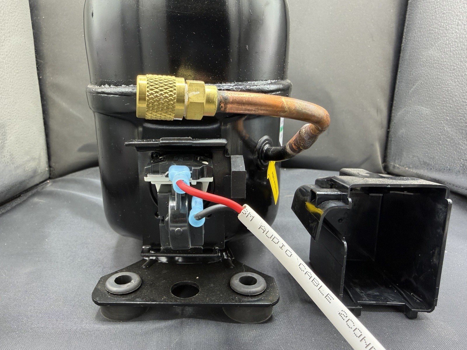 SIKELAN ADW57T6 REFRIGERATION COMPRESSOR 1/4 HP 546BTU 110-120V R134A 50-60HZ
