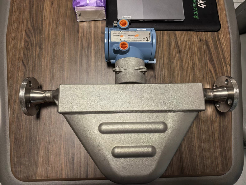 Emerson Micro Motion F100S128CCAPMZ1ZZ Coriolis Flow Meter New 1PCS
