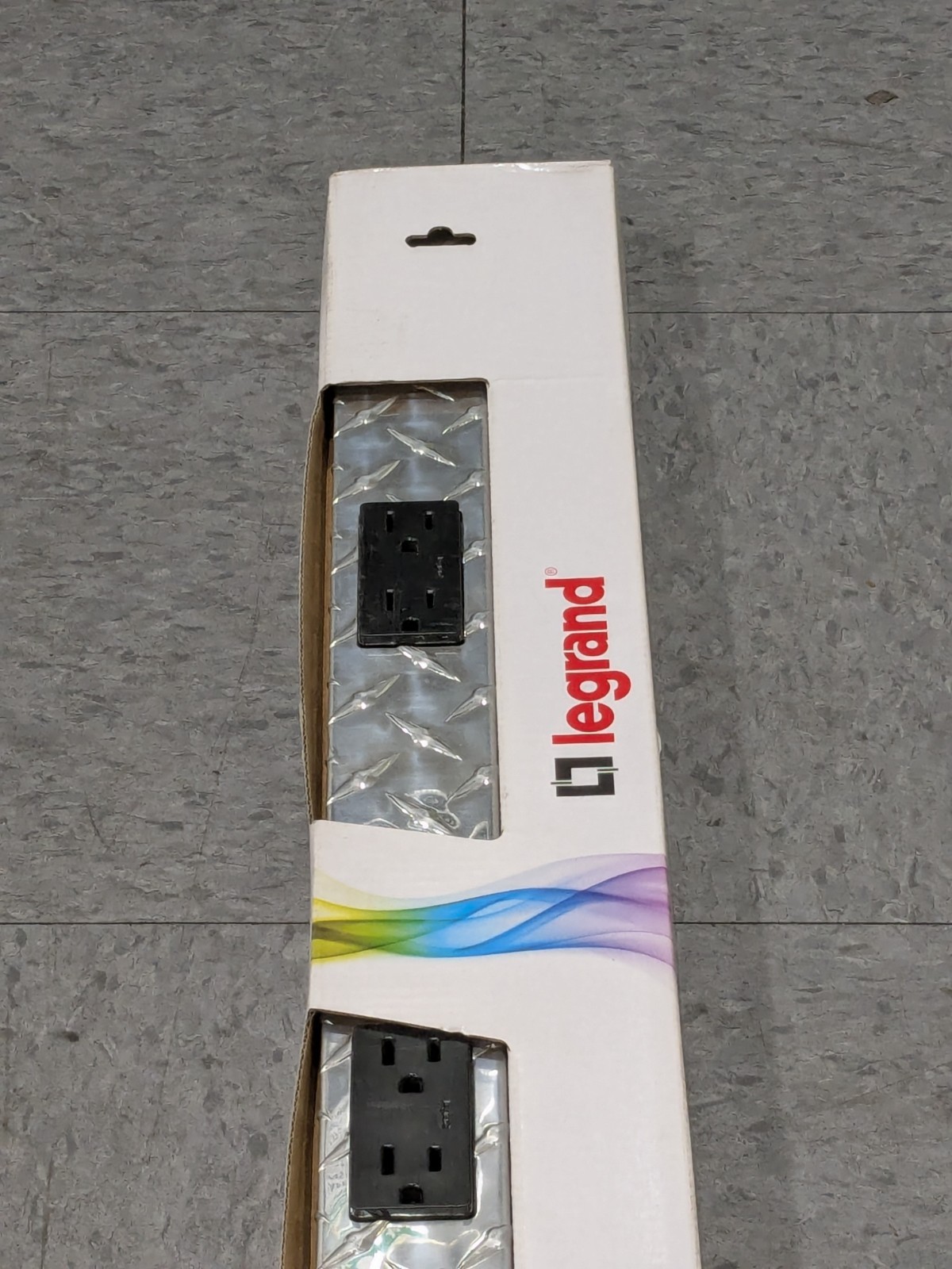 Wiremold Plugmold 4' Heavy Duty Steel 10 Outlet Powerstrip PM48TC