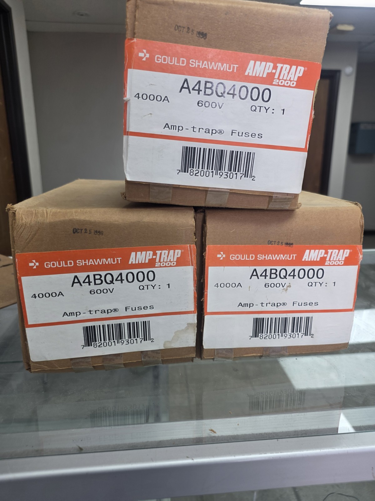 A4BQ4000 GOULD SHAWMUT 4000A 600V 3 NEW FUSES IN BOX FOR 1 PRICE FREE SHIPPING