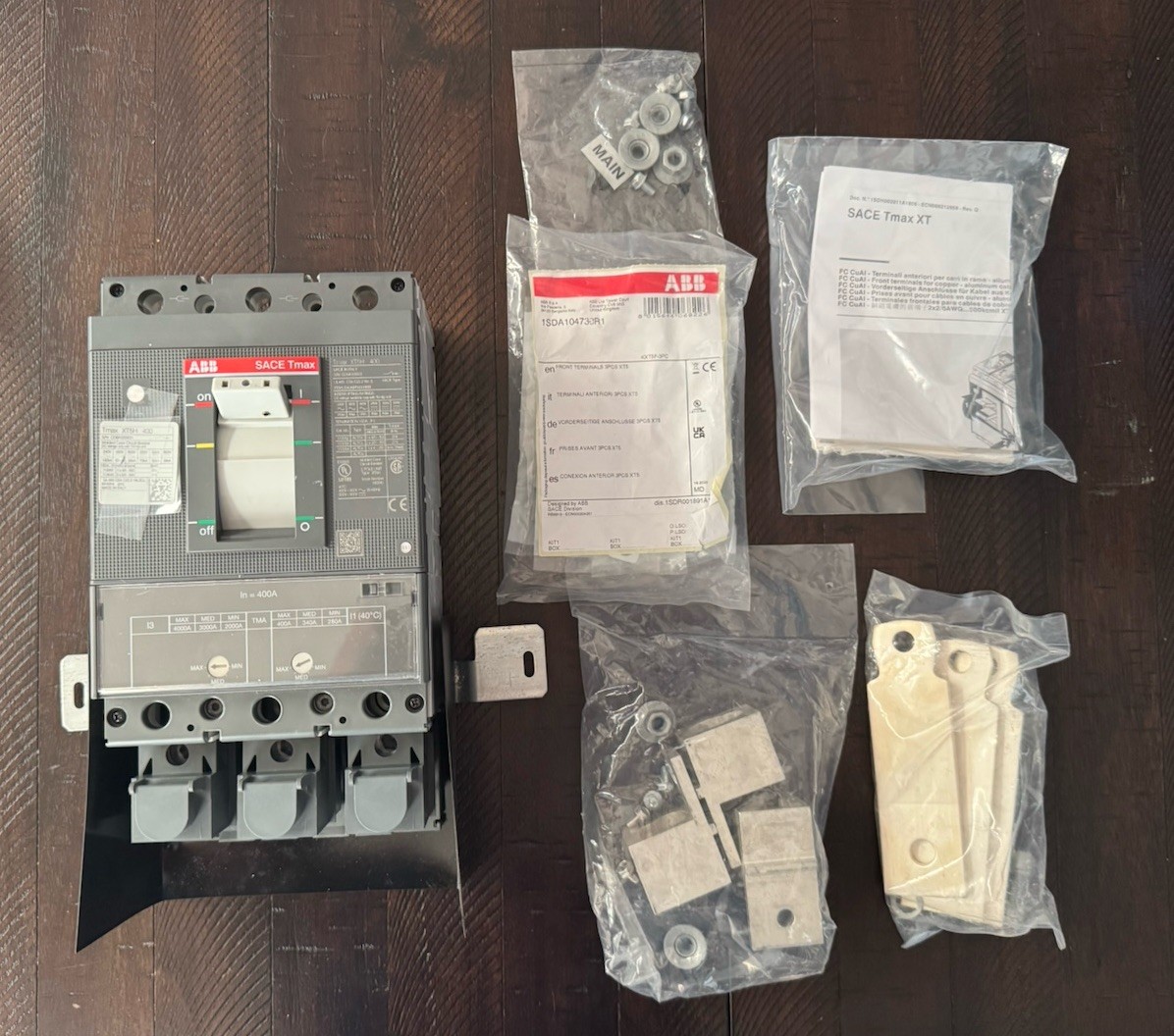 ABB SACE Tmax XT5H 400 ReliaGear 3 Pole 400 Amp 480V Circuit Breaker XT5H & KIT