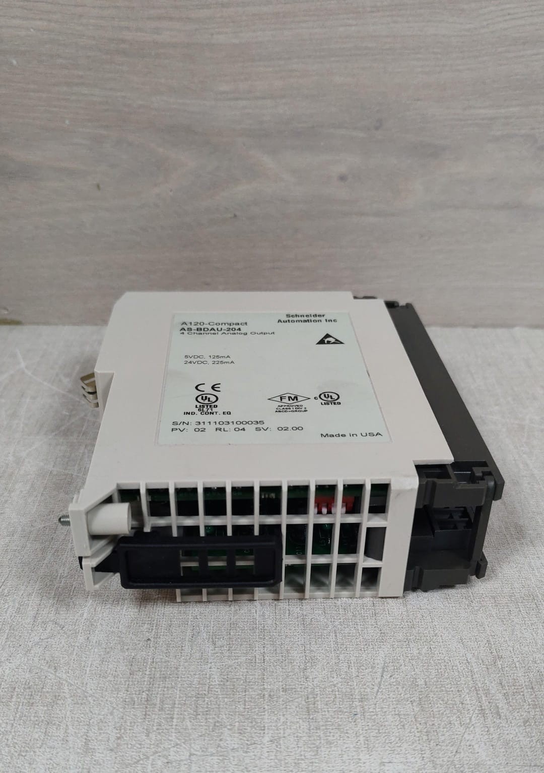 SCHNEIDER A120-COMPACT AS-BDAU-204 4 CHANNEL ANALOG OUTPUT