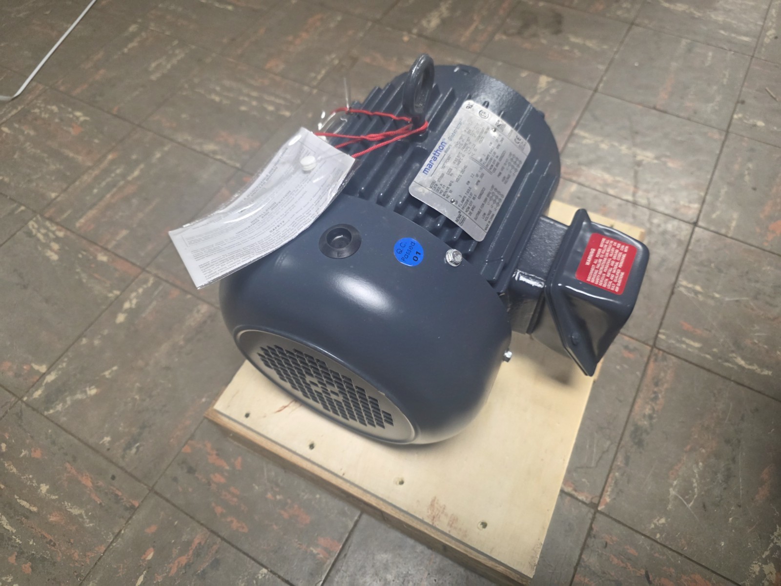 Marathon Cat. GT1009 Electric Motor 3hp 3ph 3532 RPM 182T Fr. Inverter Duty