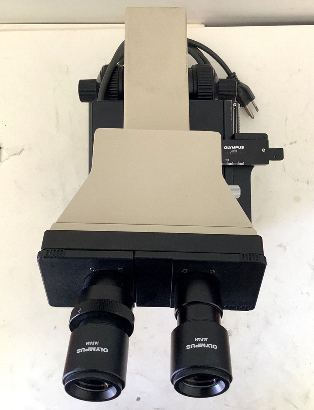 Olympus CH-2 CHT Binocular Microscope w/ 4x, 10x, 40x, 100x Objectives #2