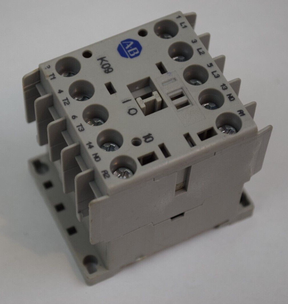 Allen Bradley Contactor 100-K09*10 24VDC Coil – Slight cracked wings