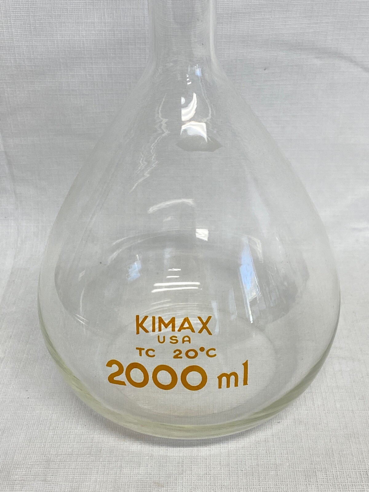 KIMAX 2000mL Glass TC Volumetric Flask w/ Rubber Stopper 16”H 58008-2000