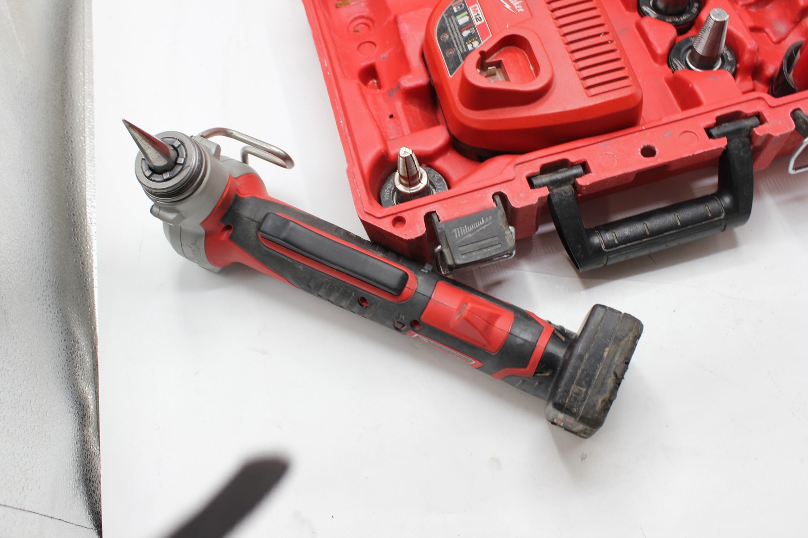 Milwaukee M12 ProPEX Expander Tool Kit 3 Expander Heads 2473-22 kit 2 Batteries