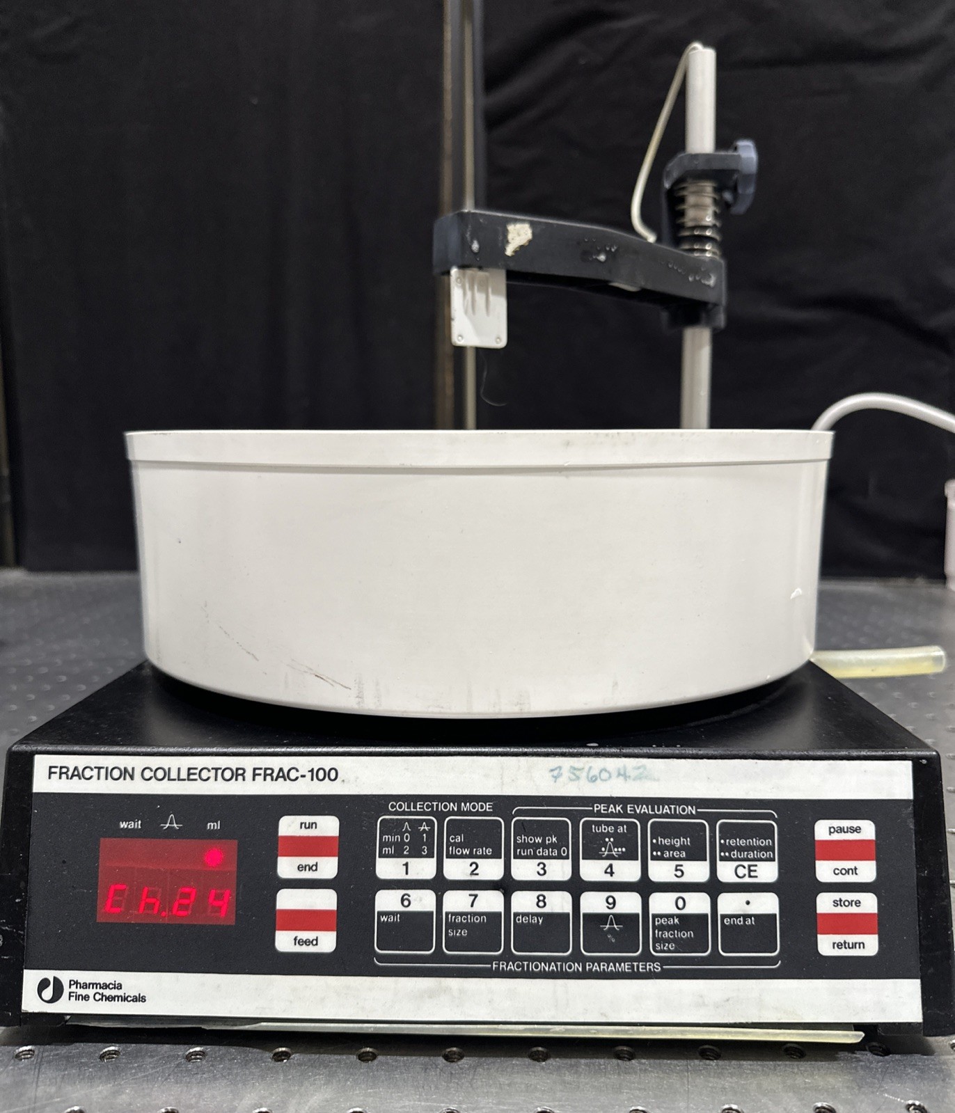 Pharmacia LKB FRAC-100 Fraction Collector Chromatography Lab Unit For Parts