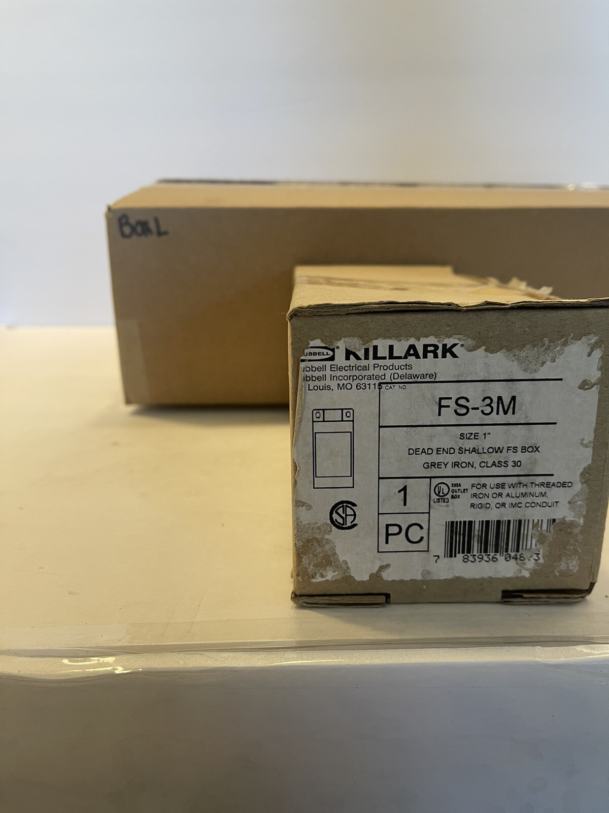 HUBBELL KILLARK FS-3M Device Box,1 Gang,32.0 cu. In. Capacity