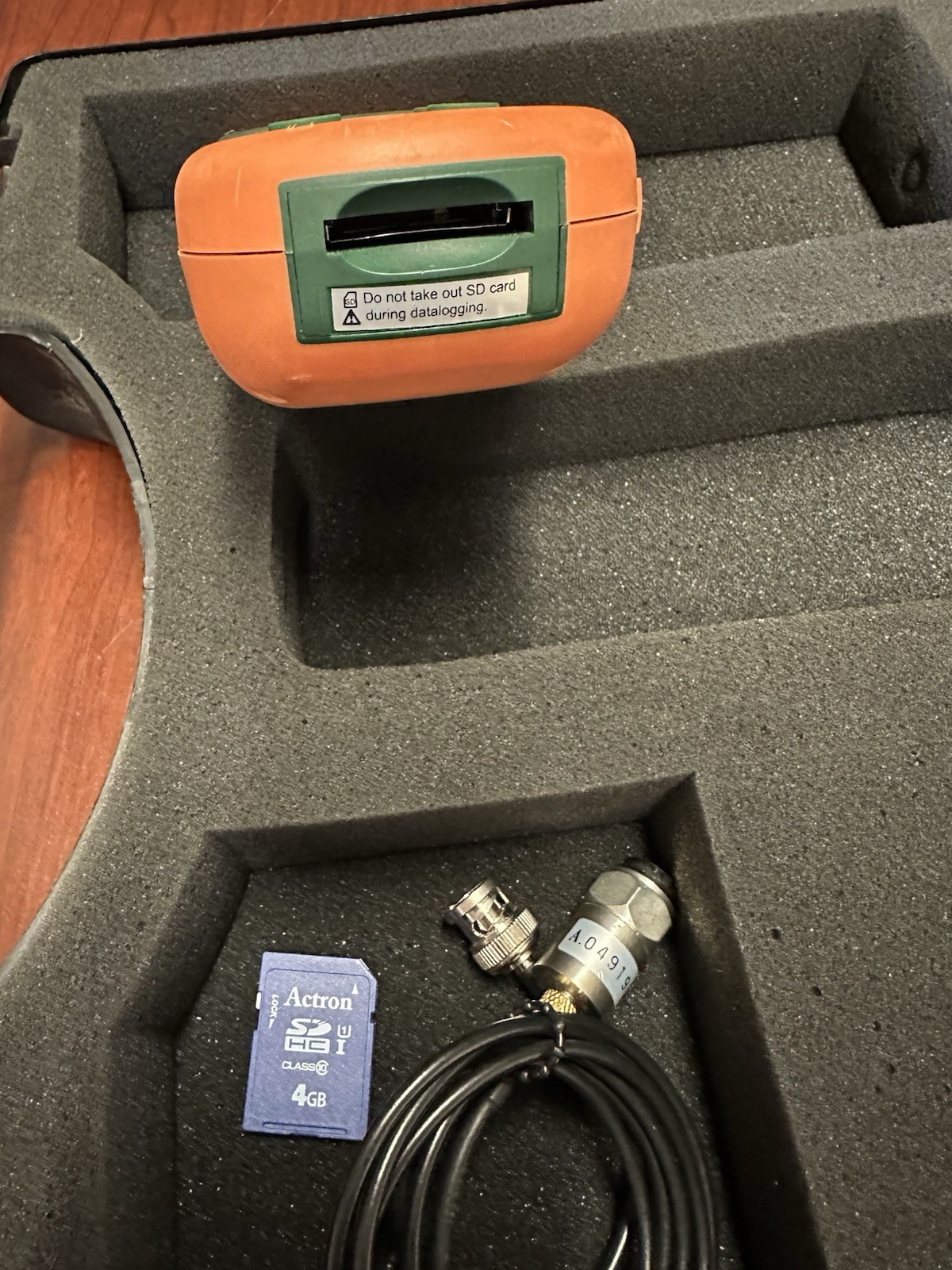 EXTECH SDL800 Vibration Meter Calibrated W/ SD Card Datalogger Batteries & Case