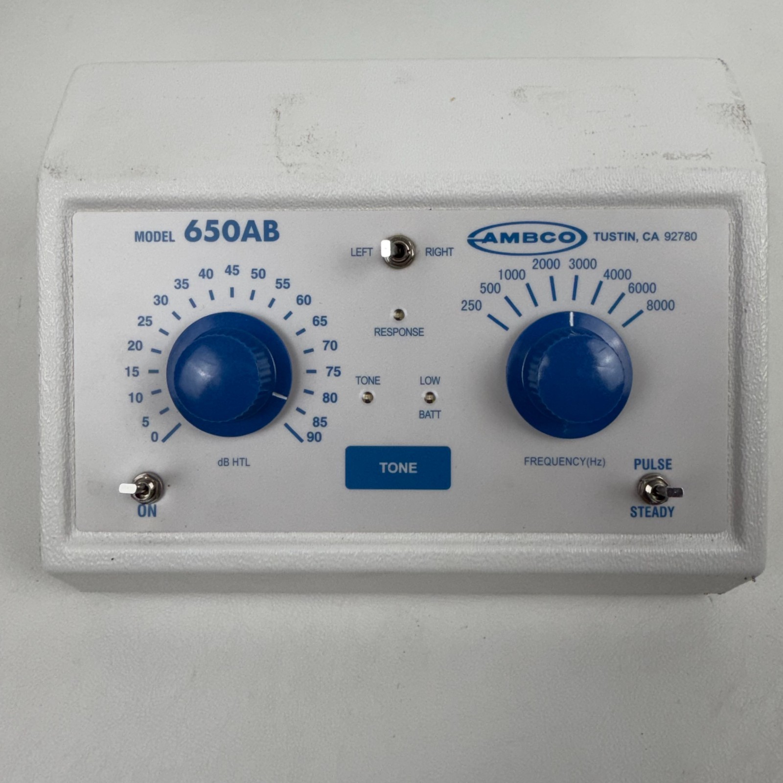 AMBCO 650AB Audiometer Hearing Test System w/ Headphones & Response Switch, Blue