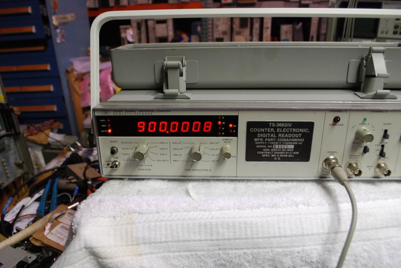 HP 5328A Universal Counter C-Channel 500 MHz Option H99 Opt 011 and 42