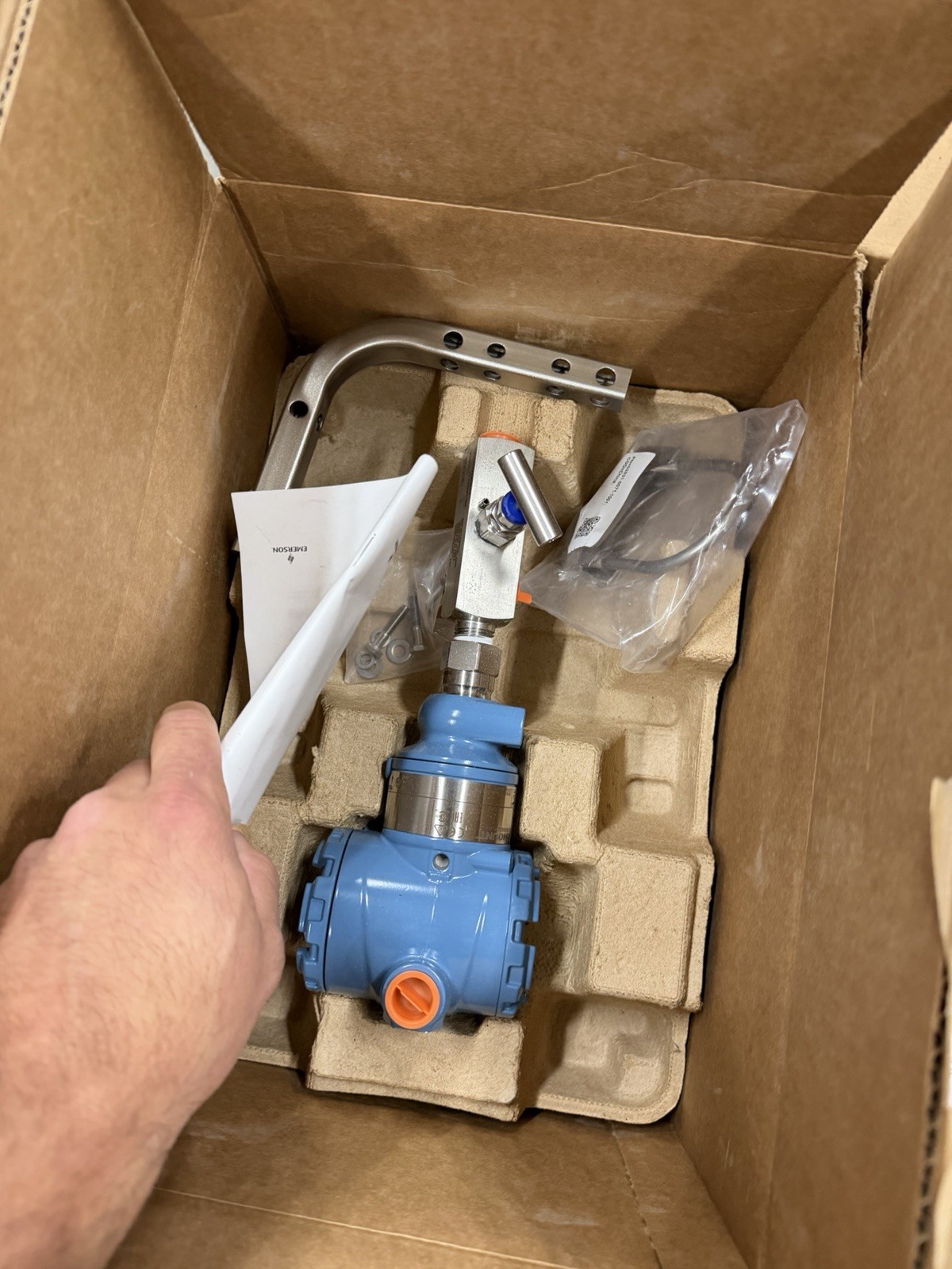 Emerson RA-3051T-ACC Absolute Pressure Sensor/Transmitter, Analog DC, SPDT