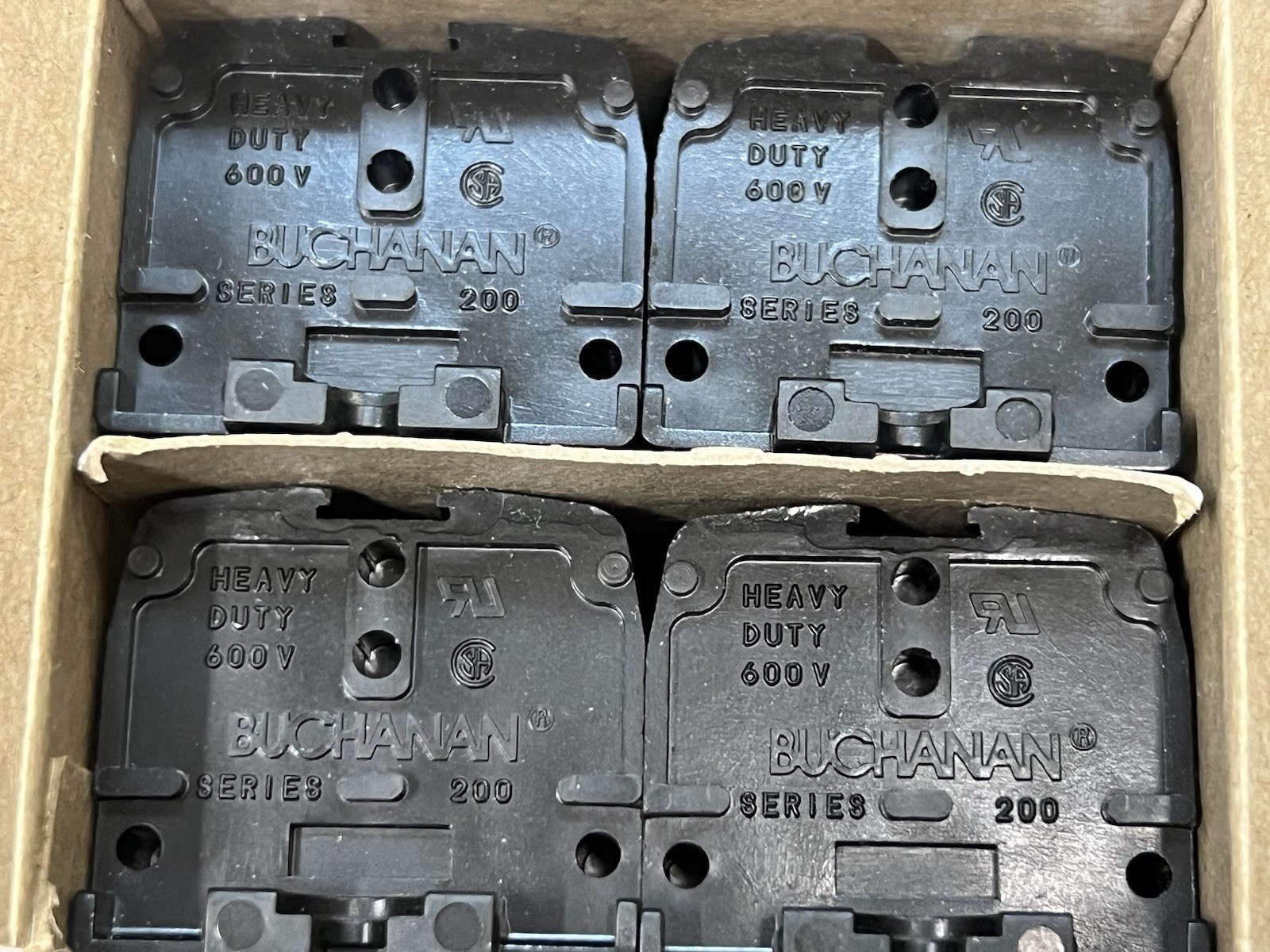 BUCHANAN 222 BU HEAVY DUTY BOX Of 40 600 VOLT SERIES 200 TERMINAL BLOCKS . NIB