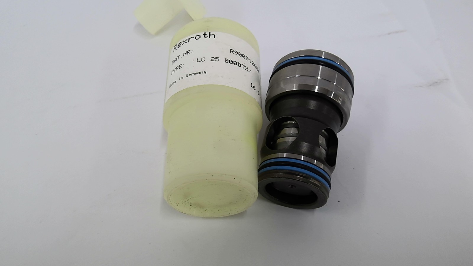 Rexroth R900912606 Hydraulic Cartridge Valve OAL 2-7/8″ OAW 2-3/4″ X 1-1/4″