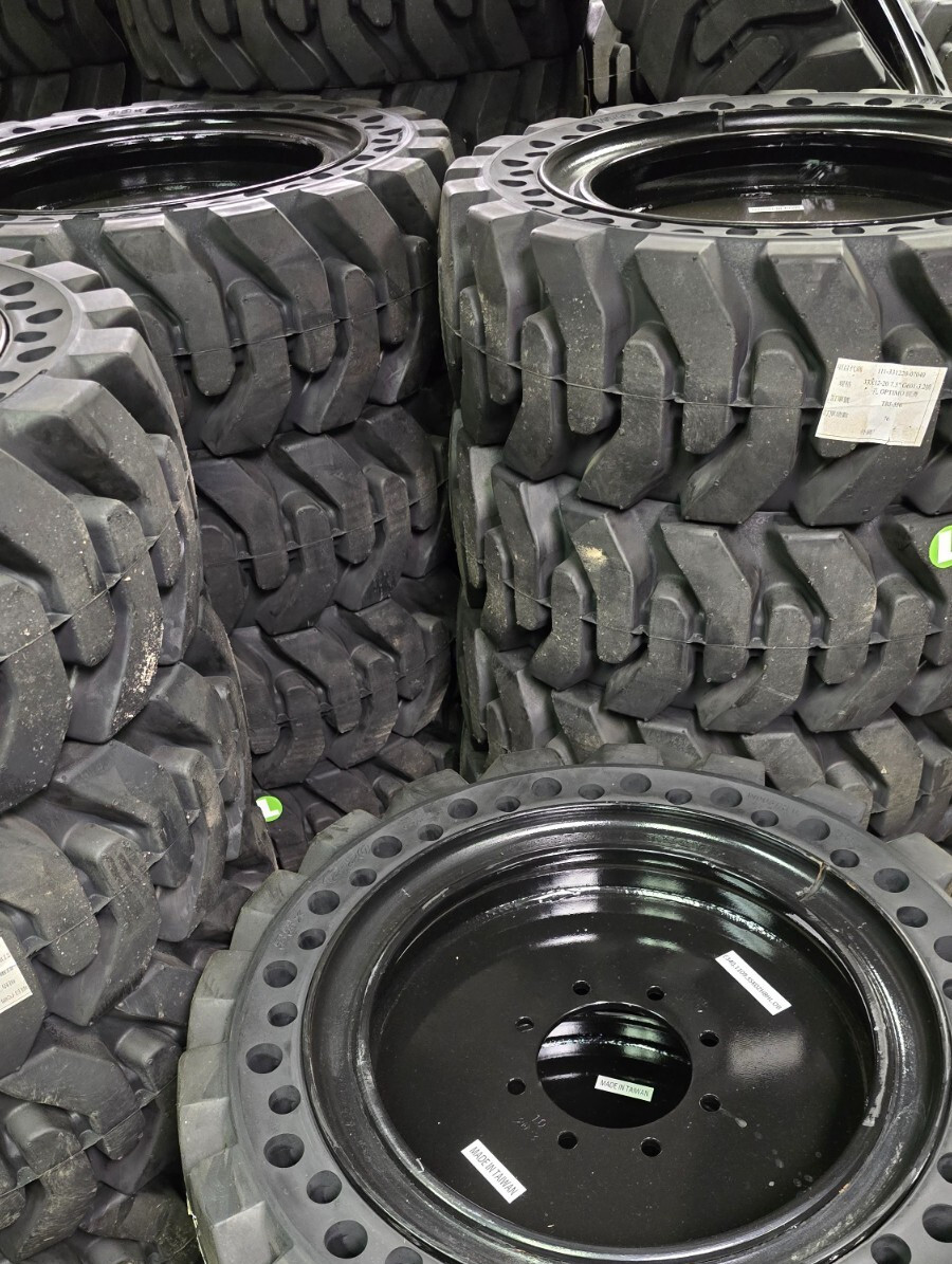 33×12-20 (12×16.5) Solid Skid Steer Tires (Set of 4 – 2 Left Mount & 2 Right)