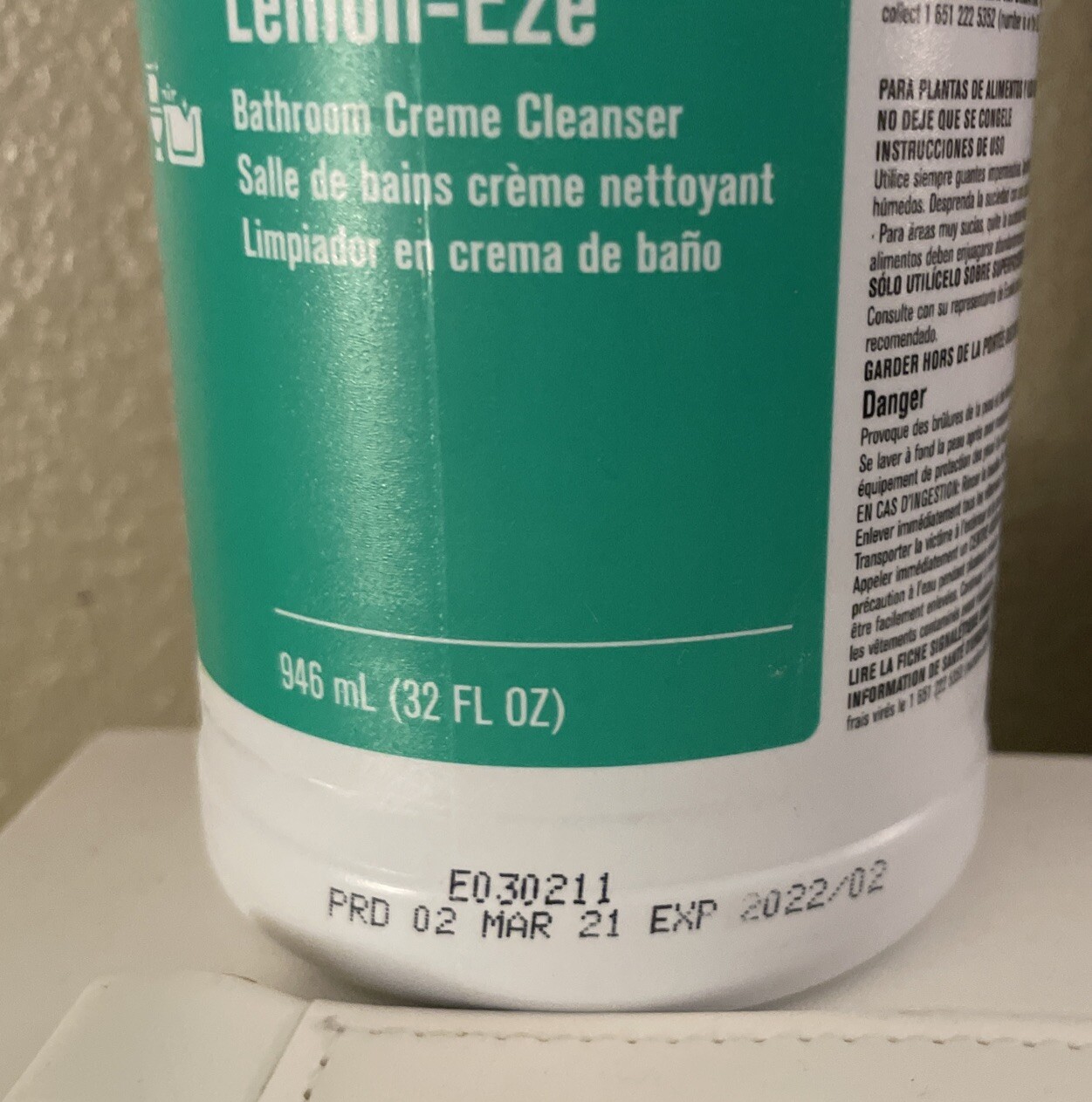 ECOLAB Lemon-Eze Bathroom Creme Cleanser • 13094 •32floz-PLS. READ LISTING -9/23