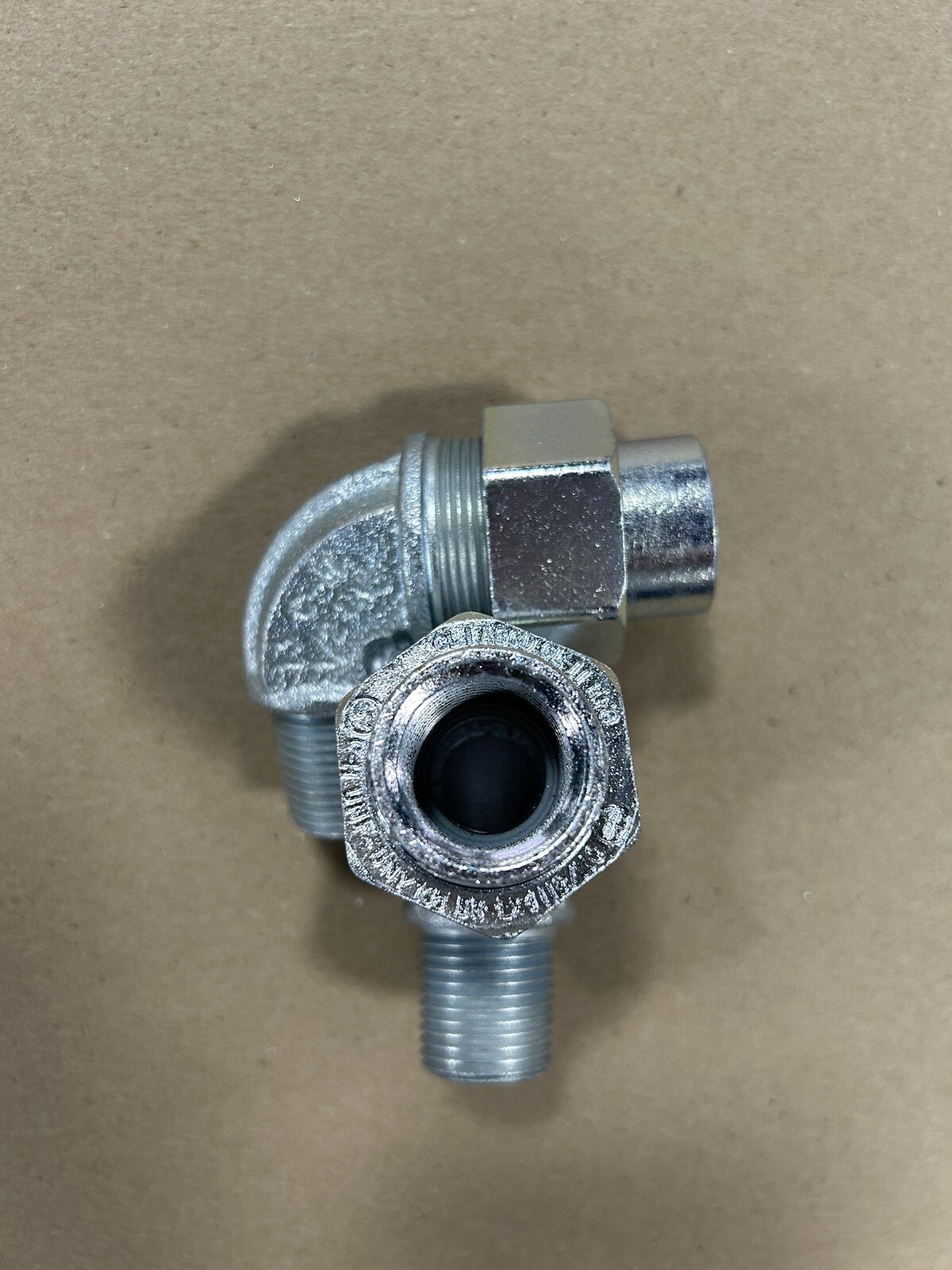 Box of 10 UNL105 Crouse-Hinds Explosion Proof 1/2″ Conduit Elbow Union 90°