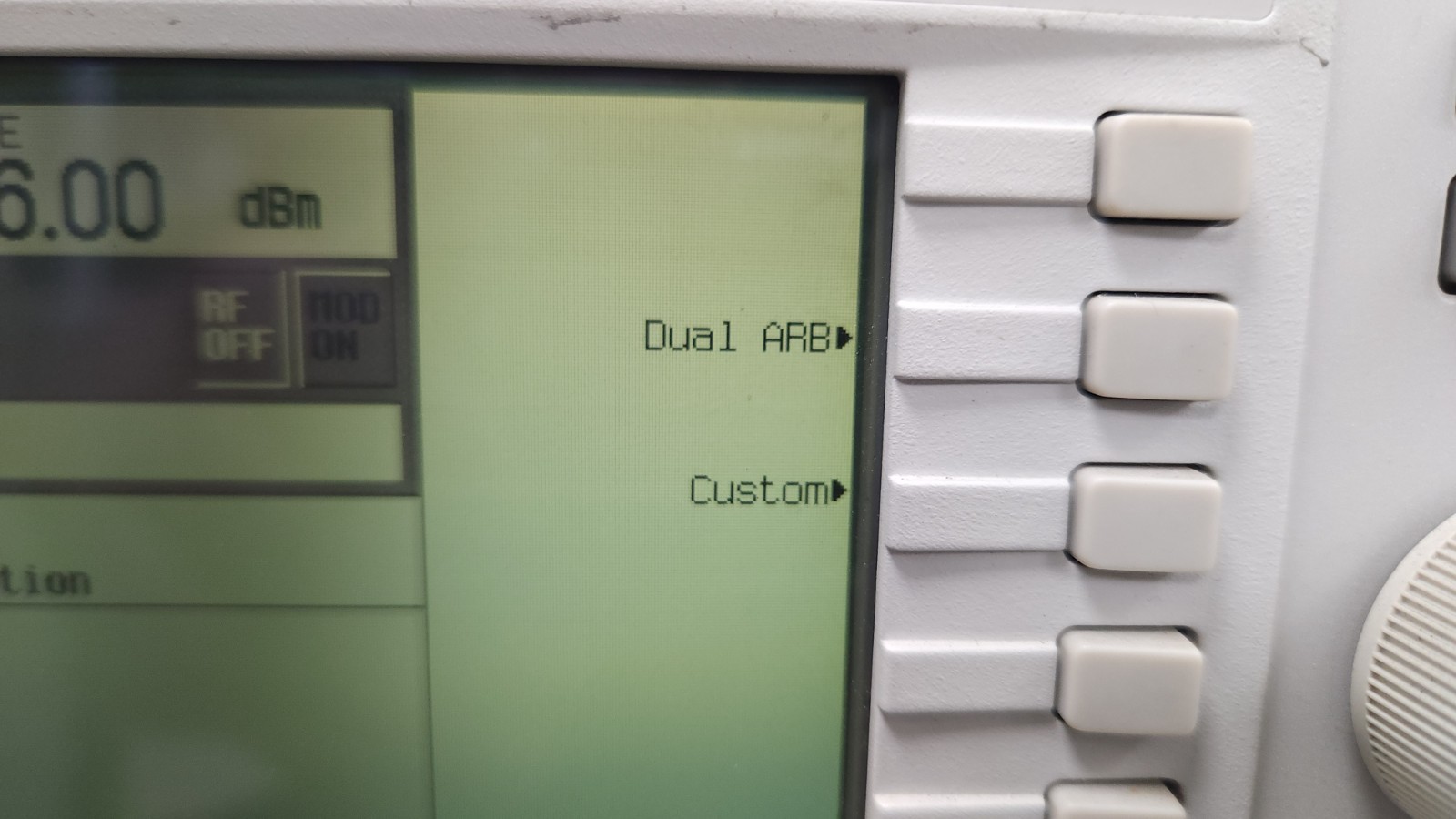 AGILENT E4438C Vector Signal Generator 250KHz – 6GHz opt 005 506 602 UNB UNJ