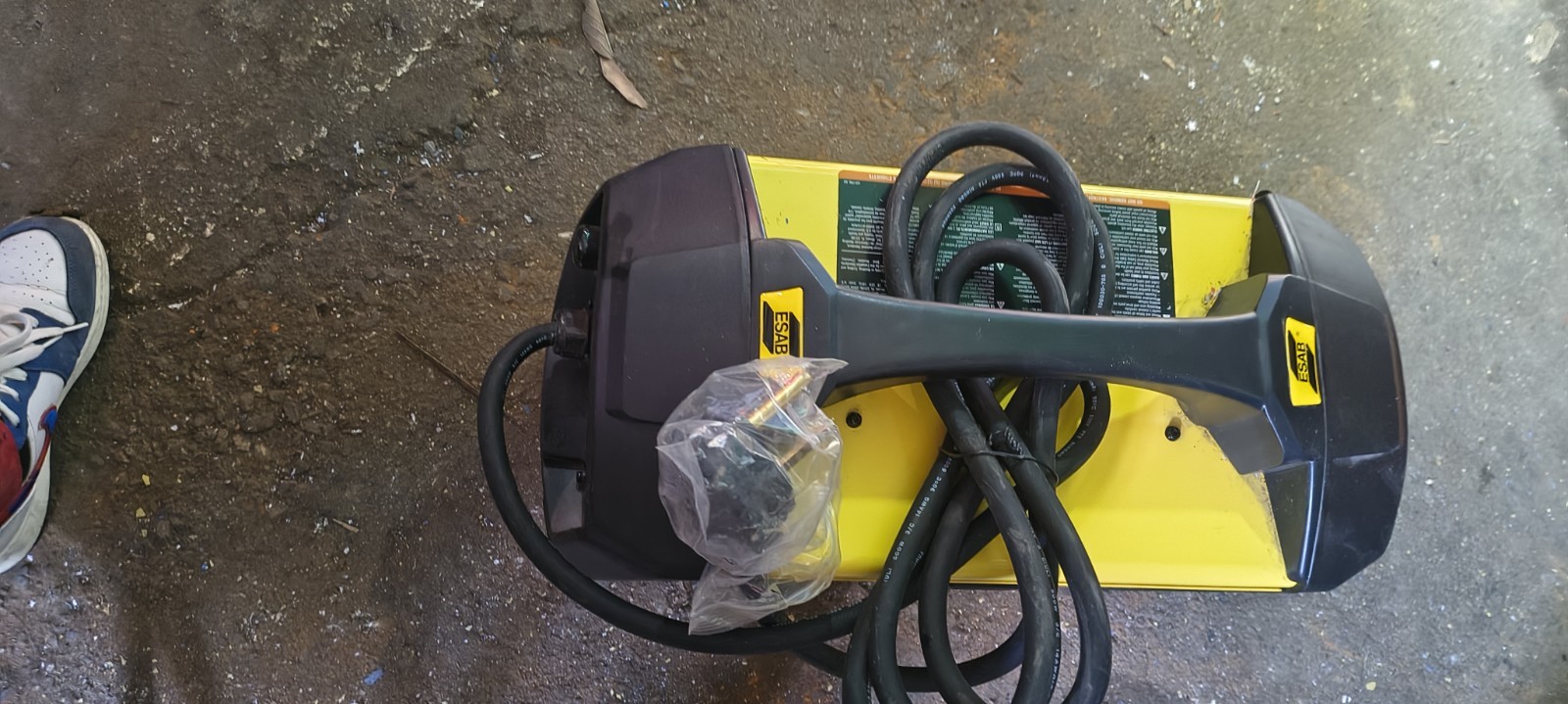 ESAB DC TIG Inverter Welder 120/230V for Steel Light Industrial MPN 0385103087