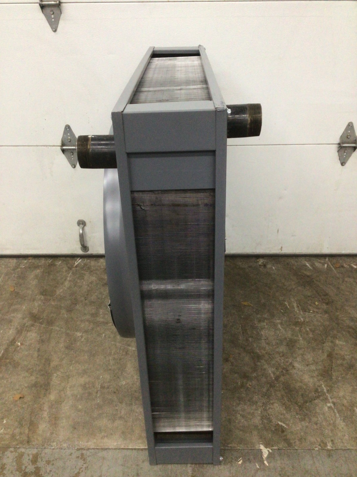 Dayton 5PV59 4180 CFM 120VAC 249,800 BtuH Hydronic Wall and Ceiling Unit Heater