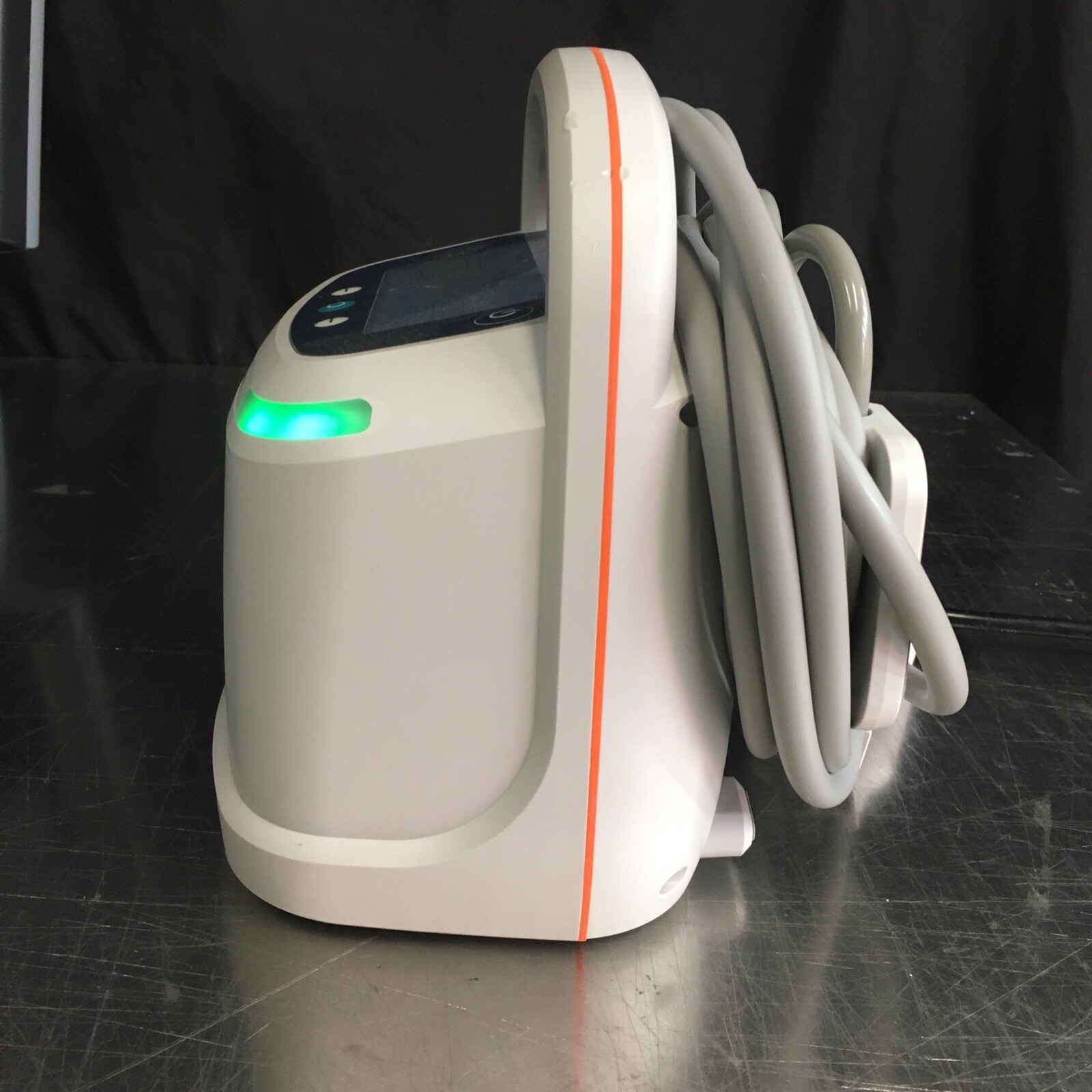 Arjo Flowtron ACS900 Continuous Sequential DVT Pump W/ New 28′ Thigh Garment