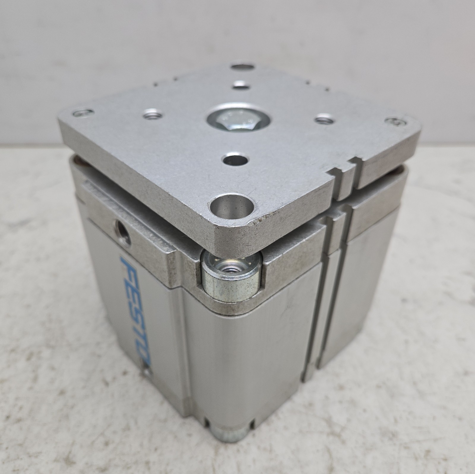 Festo ADVUL-100-50-P-A Compact Pneumatic Cylinder 50mm Stroke 100mm Bore 145 Psi