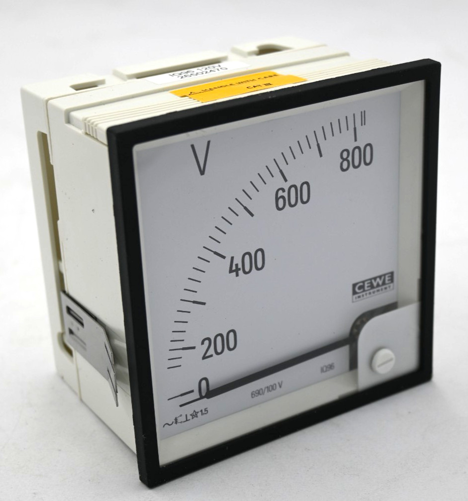 CEWE INSTRUMENT IQ96 120V ANALOG VOLTMETER 690/100 V 0-800V 26502470