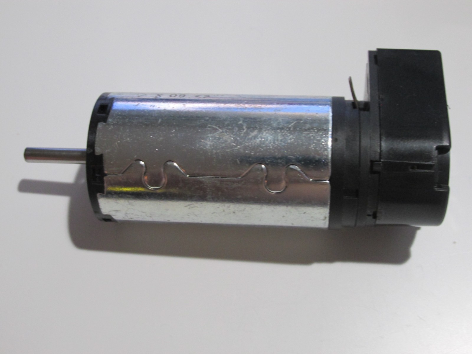 Maxon 236669 A-max Ø32mm Brushed DC Motor 24VDC 20W 6000RPM w/1000CPR Encoder