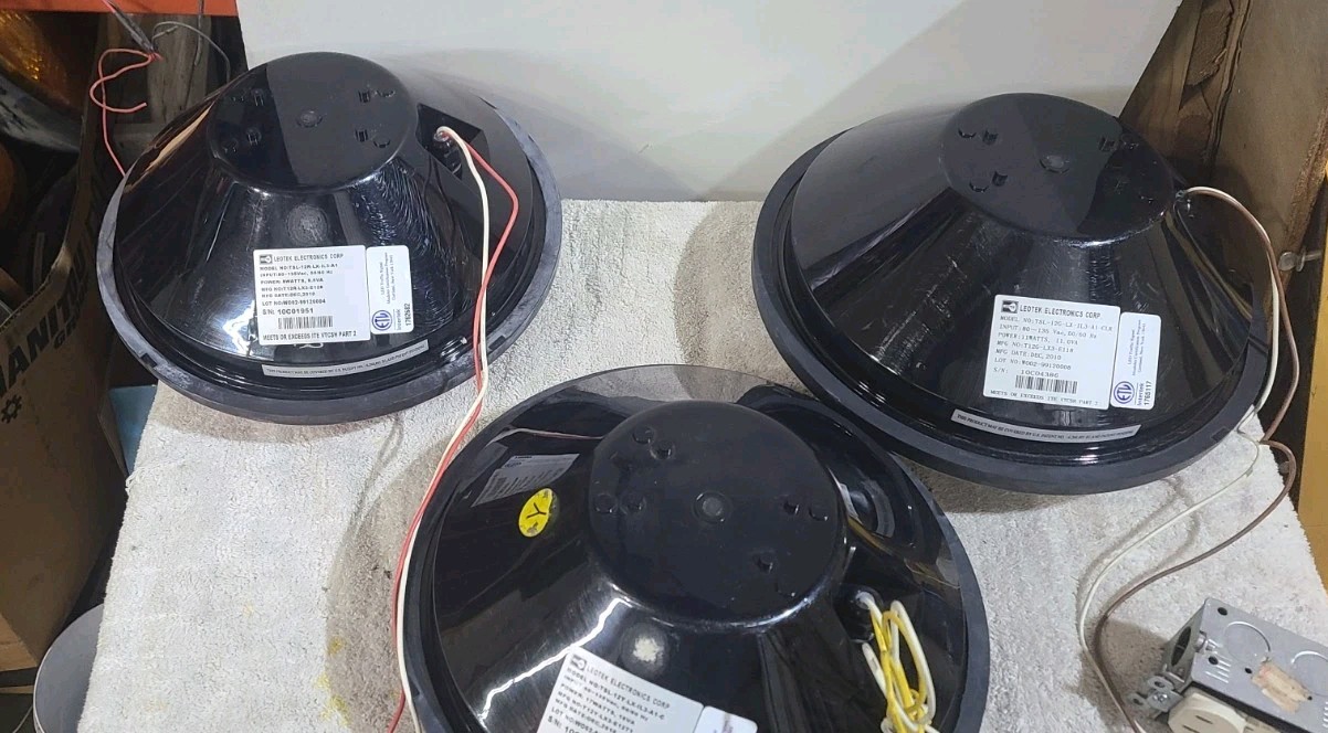 SET Red,Yellow &Green Traffic Light Signal LED Leotek 12 inch lenses