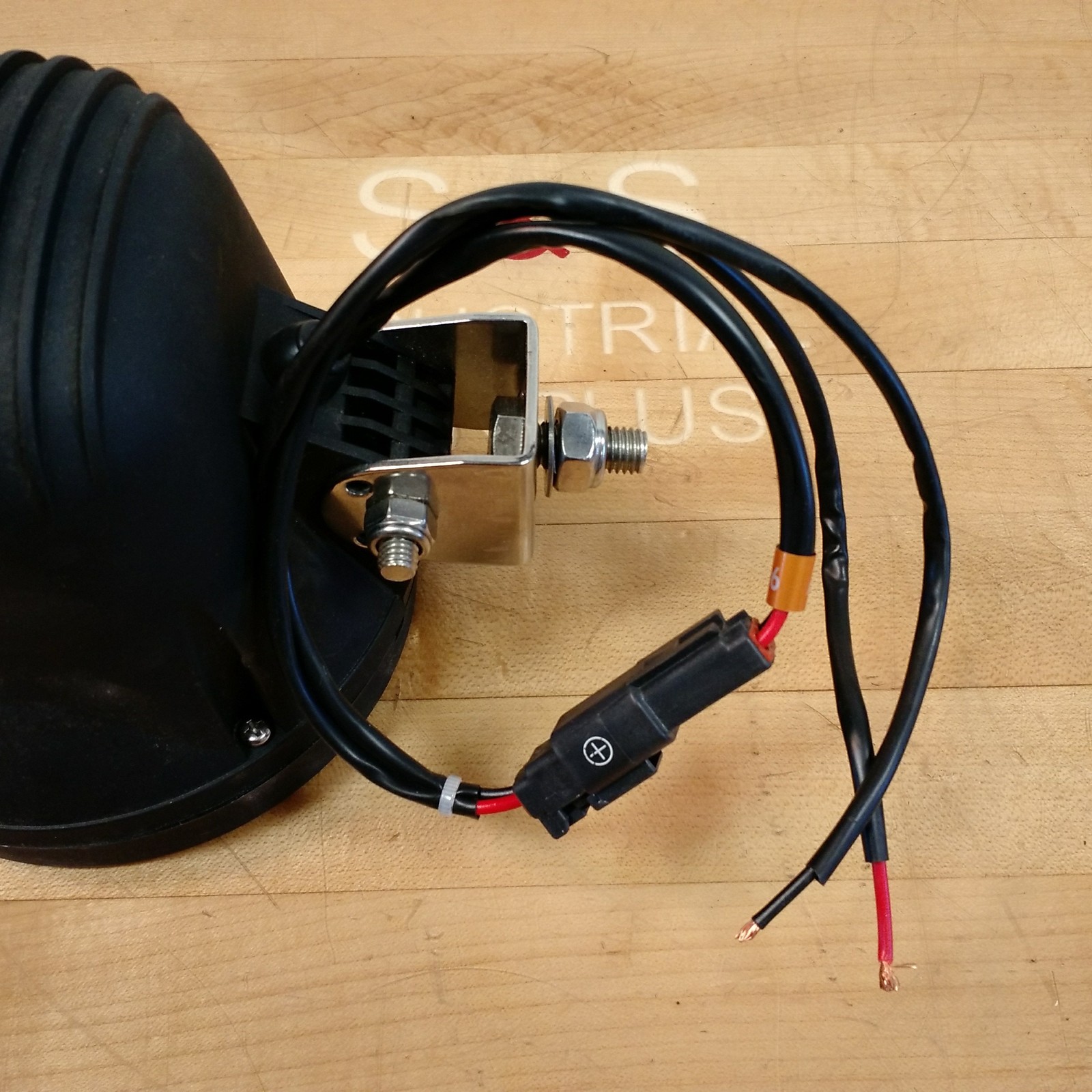 Unknown/Unbranded Industrial HID Spotlight, 9-32V Halogen with Wire Harness