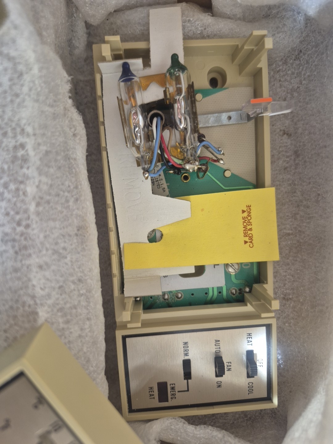New Goodman HPT18-60w Heat Pump Thermostat multi-stage Manual Changeover