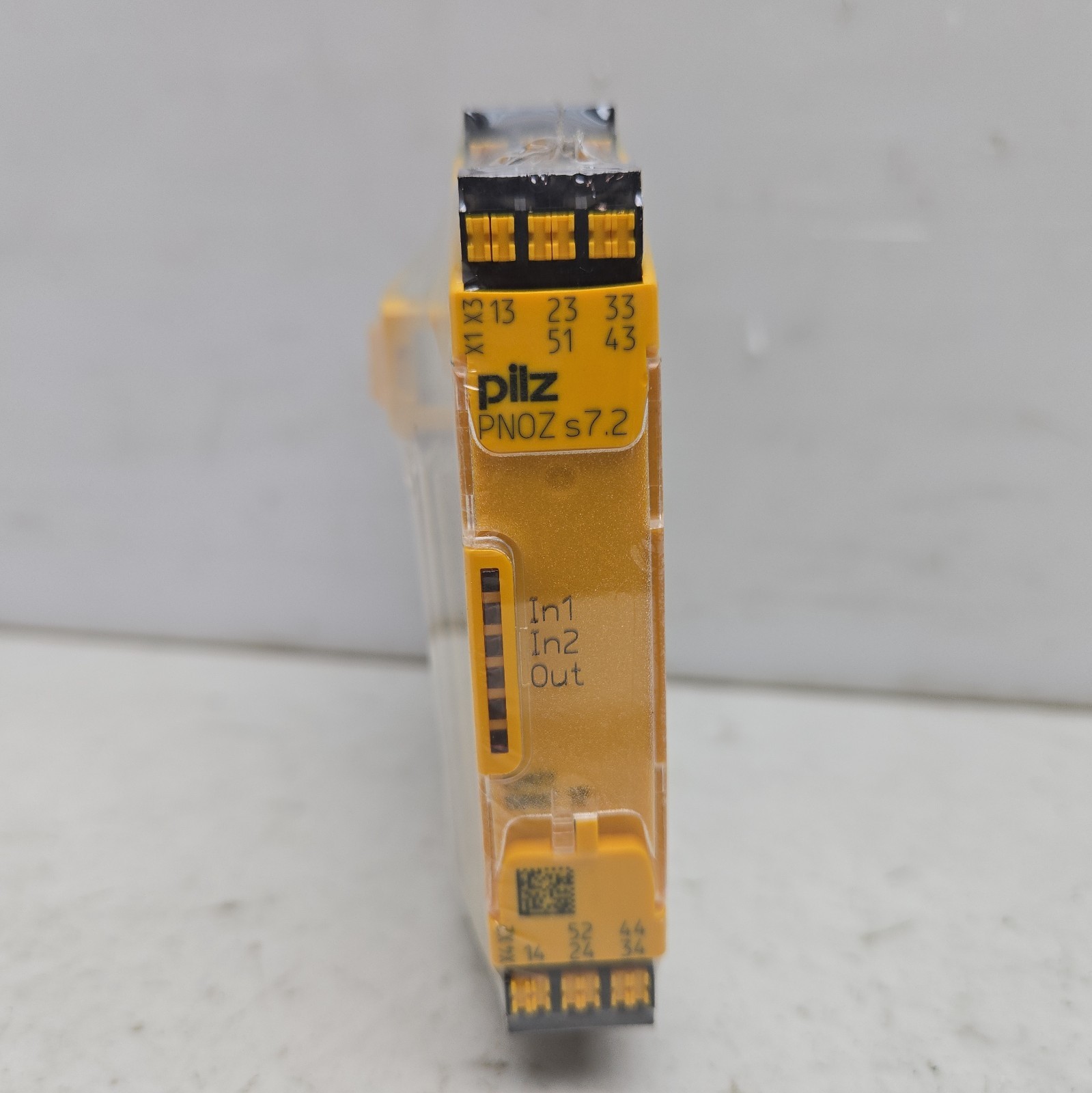 Pilz PNOZ s7.2 C 24VDC 4 n/o 1 n/c expand Contact Expansion Safety Relay Module