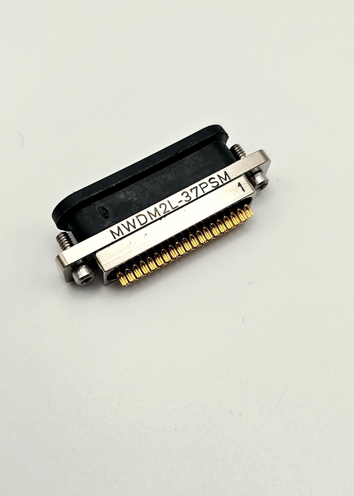 Glenair Micro D-Sub MWDM2L-37PSM New Ready to Ship USA