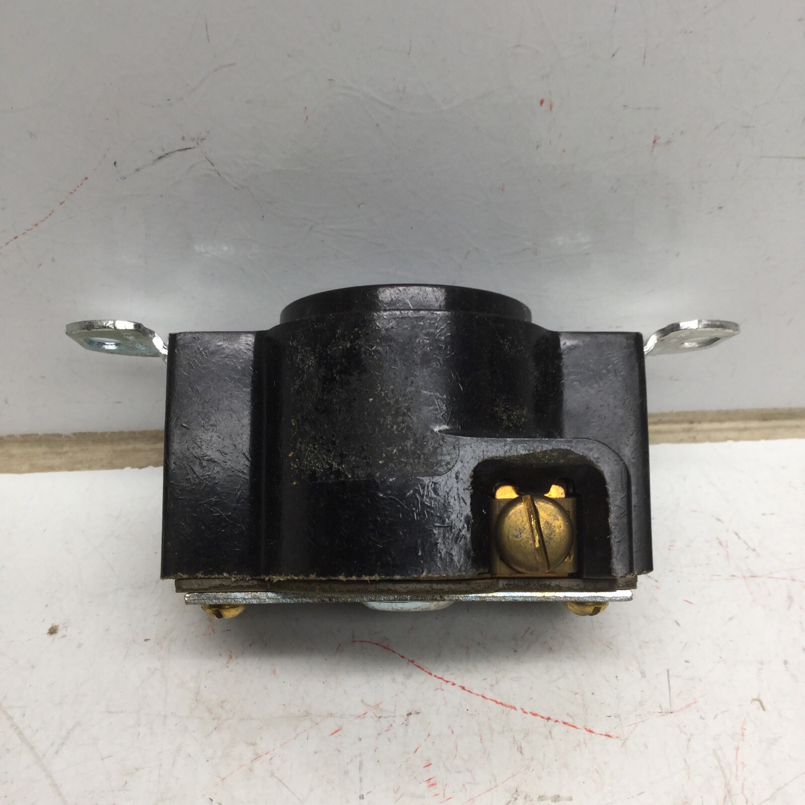 HUBBELL 23000 Hubbellock Receptacle 3 Wire 10A 250VDC, 480VAC, 20A 125V AC or DC