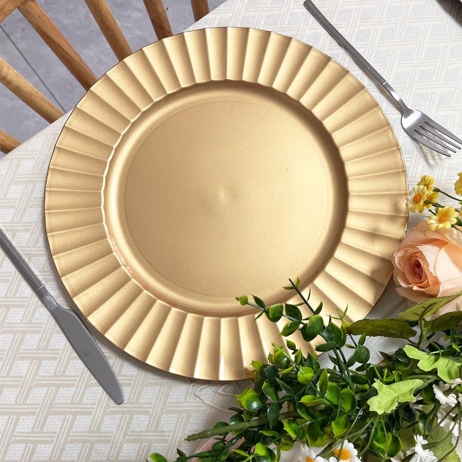13″ Gold Charger Plates, Round Plate Chargers with Waved Scalloped Rim, Plast…
