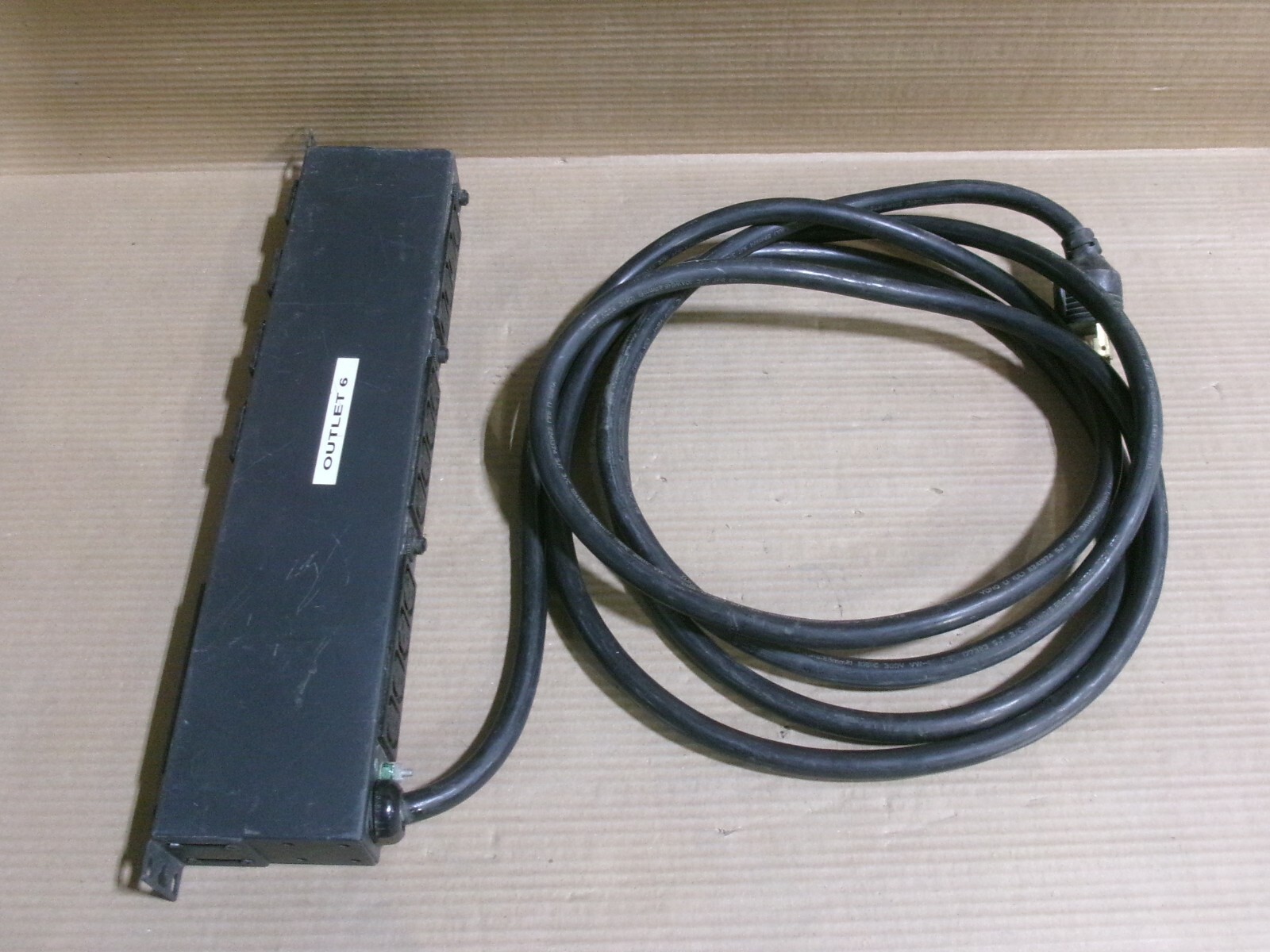 Tripp-Lite PDU1230 24A 200-240VAC Series AGIB5144 Outlet Power Distribution