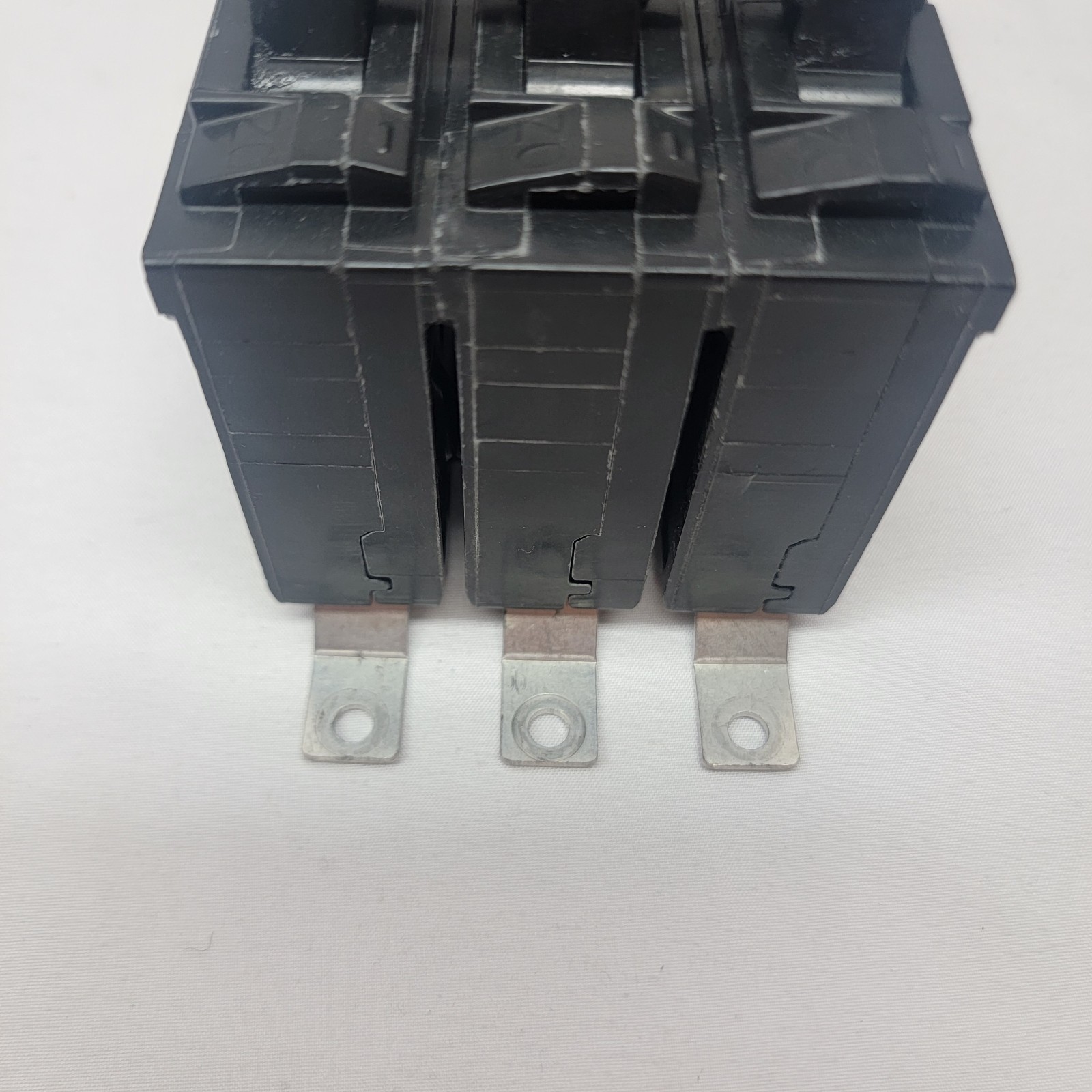 Siemens 30A 240V 3-Pole Bolt-On Circuit Breaker #B330