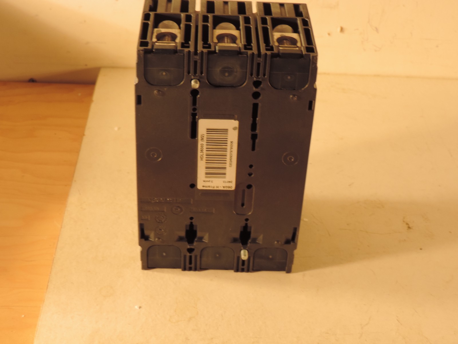 SQ D HDL 36060 THREE POLE 60 AMP CIRCUIT BREAKER