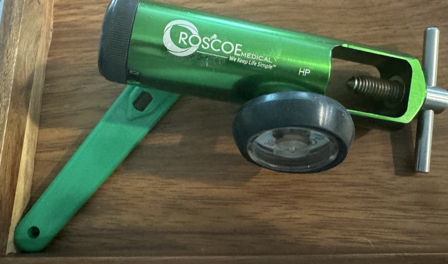 Roscoe Medical Oxygen Regulator CGA 870 Brass-Sleeved 0-8 L/min RMI-08ST