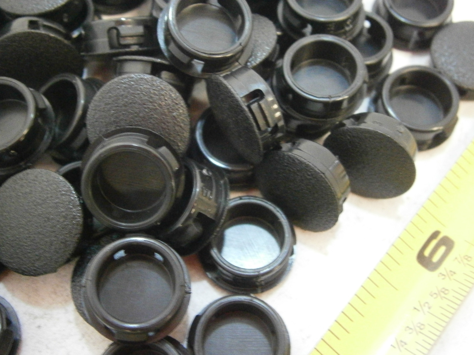 Heyco 1687 Shorty Plug for .500 Hole .56″ OD Nylon Black Lot of 30 #3697