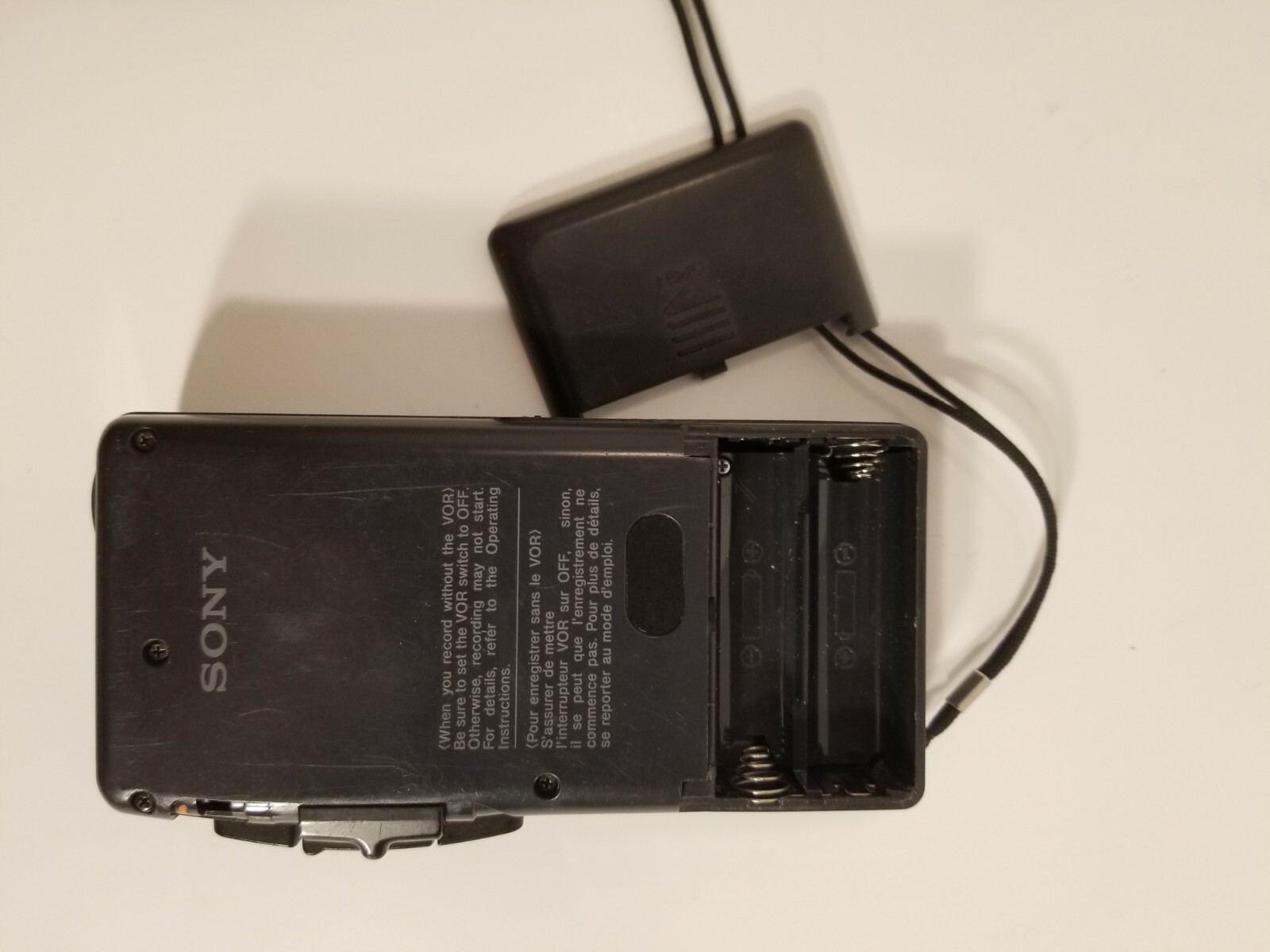 For PARTS! Probably needs Belt Sony M-507V Voice Operated Microcassette Recorder